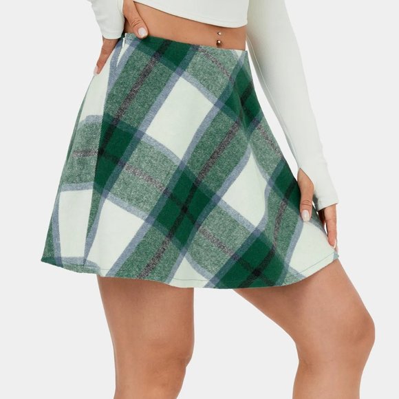HALARA Skirts Halara Mid Rise 2in Aline Plaid Fleece Mini Skirt In